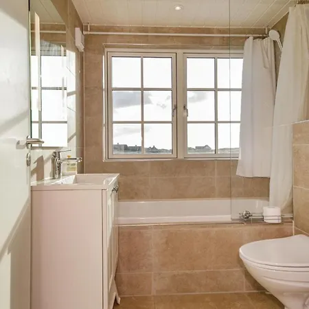 Beautiful In With Wifi Holiday home *